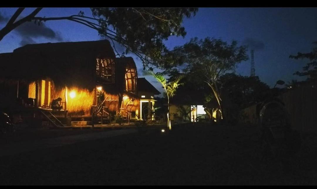Mahkota Atia Bungallow Praya Buitenkant foto